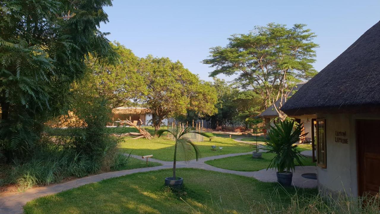 Wild Dogs Lodge Lusaka Exterior foto