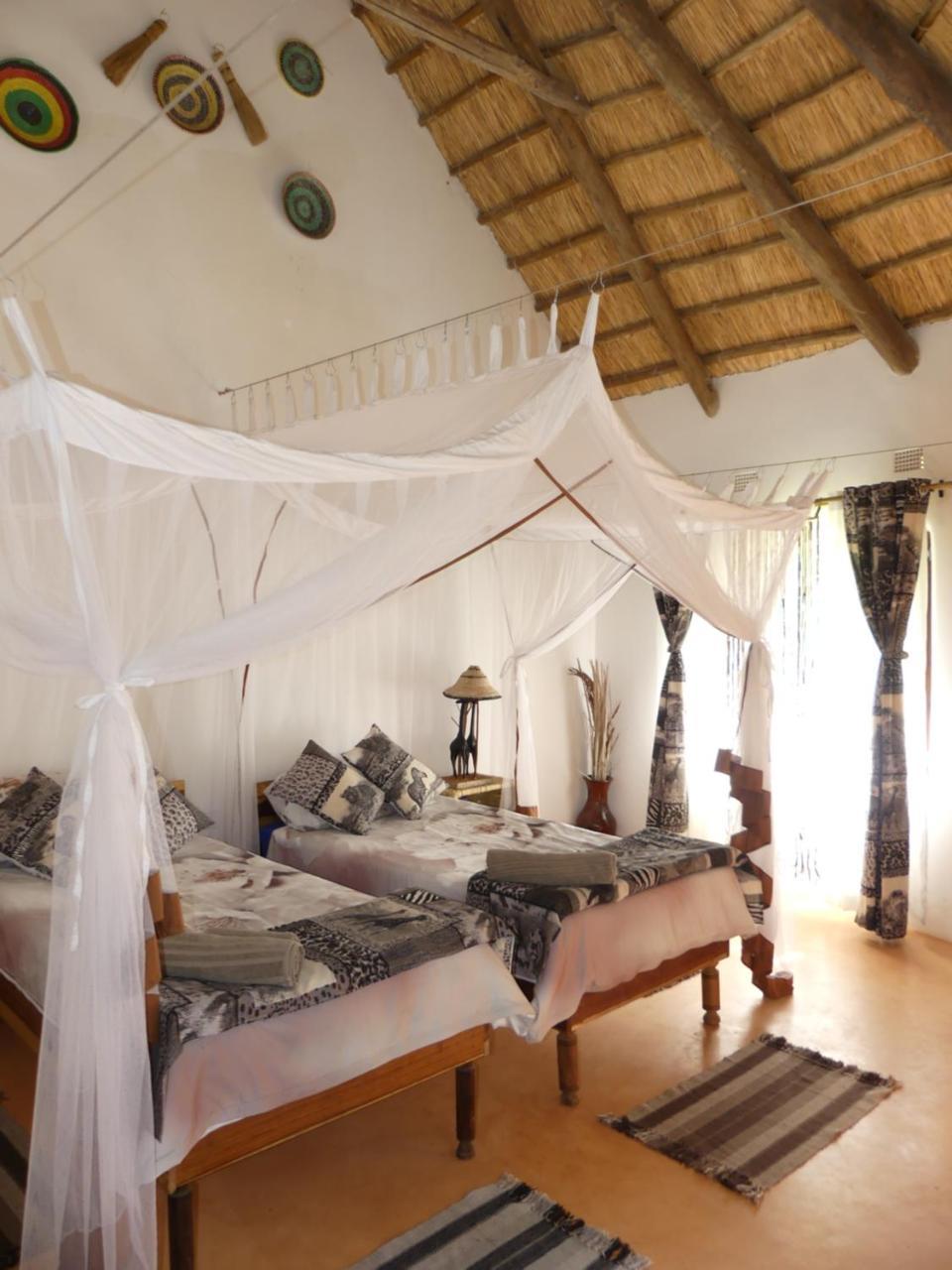 Wild Dogs Lodge Lusaka Exterior foto
